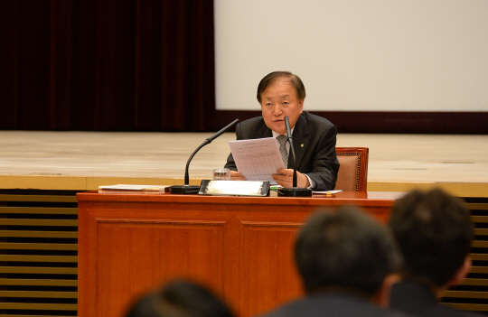 김주하 NH농협은행장이 9일 서울 본사 대강당에서 2015년 업무보고회에 참석해 경영목표에 대해 설명하고 있다.